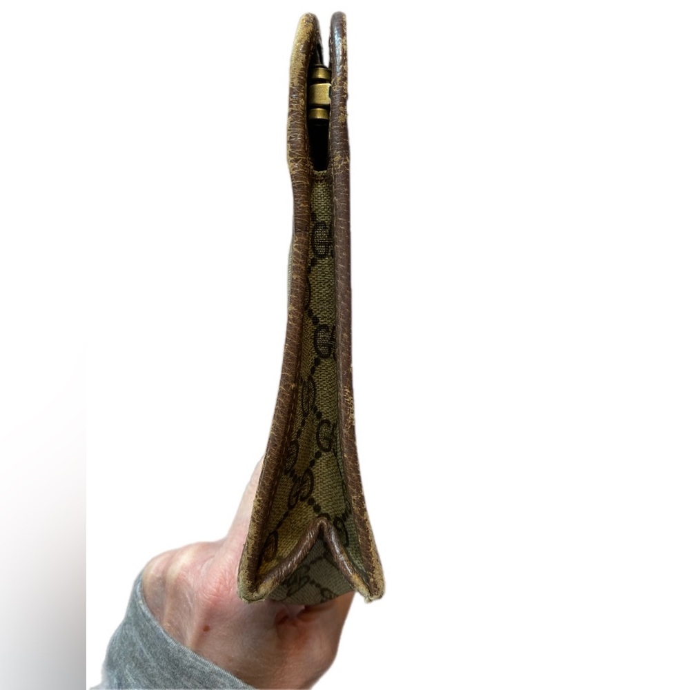 Gucci Brown Monogram Clutch - Picture 5 of 8